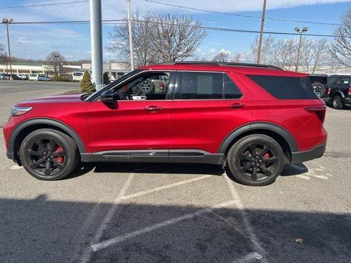 Rapid Red Metallic Tinted Clearcoat 2023 Ford Explorer ST