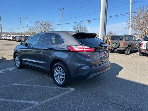 Gray Metallic 2021 Ford Edge SEL