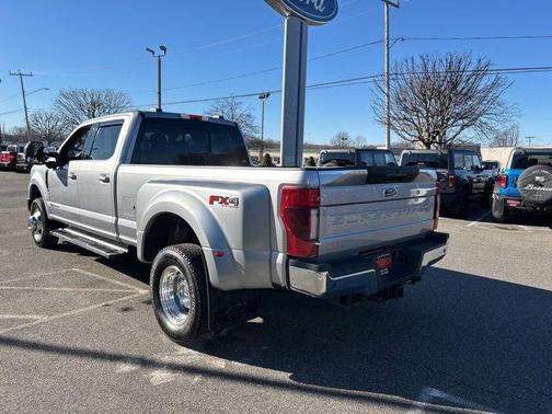 2022 Ford F-350 Lariat Super Duty