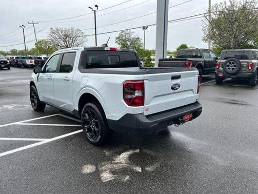 White Metallic 2025 Ford Maverick Lariat