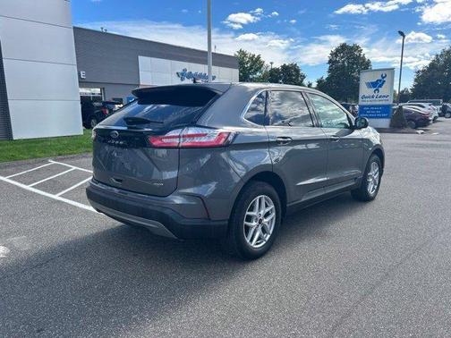 Gray Metallic 2024 Ford Edge SEL