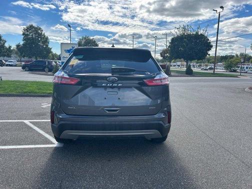 Gray Metallic 2024 Ford Edge SEL
