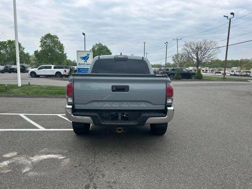 Cement 2019 Toyota Tacoma SR5