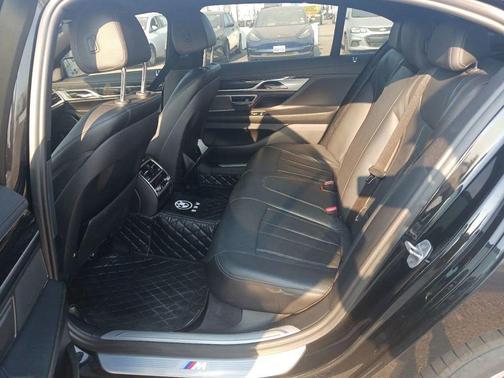2018 BMW 740 740i Sedan 4D