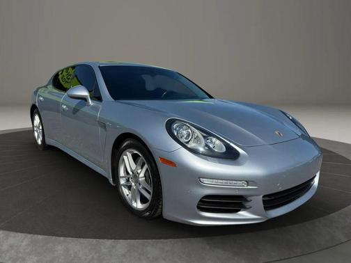 Rhodium Silver Metallic 2015 Porsche Panamera 4