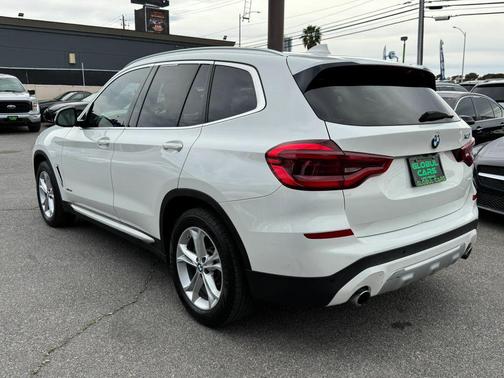 White 2018 BMW X3 xDrive30i