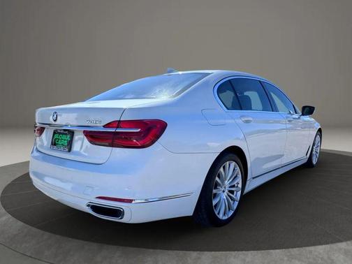 2016 BMW 740 740i Sedan 4D
