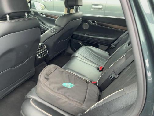 Makalu Gray 2023 Genesis Electrified G80 Electrified G80 Sedan 4D