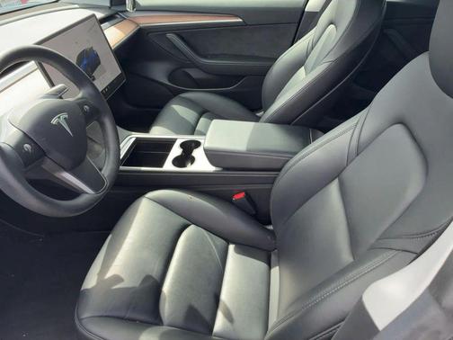 Deep Blue Metallic 2022 Tesla Model 3 Long Range