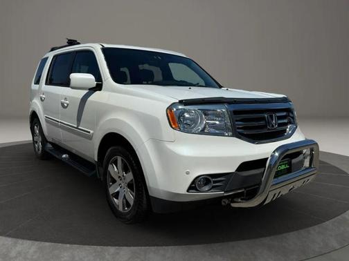 White 2015 Honda Pilot Touring