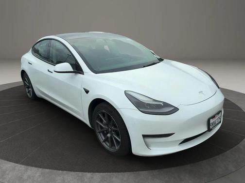 Pearl White Multi-Coat 2021 Tesla Model 3 Standard Range Plus