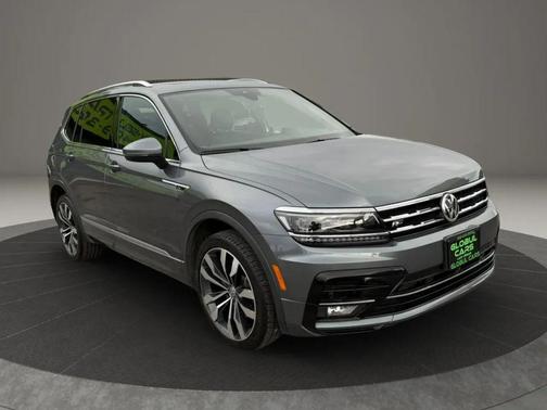 Platinum Gray Metallic 2020 Volkswagen Tiguan 2.0T SEL R-Line 4MOTION