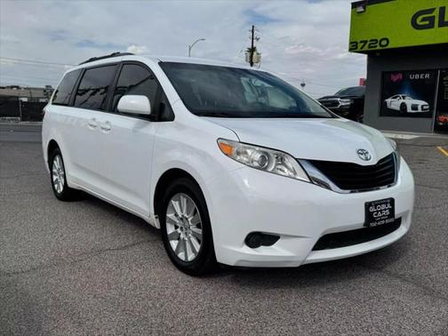 2015 Toyota Sienna LE