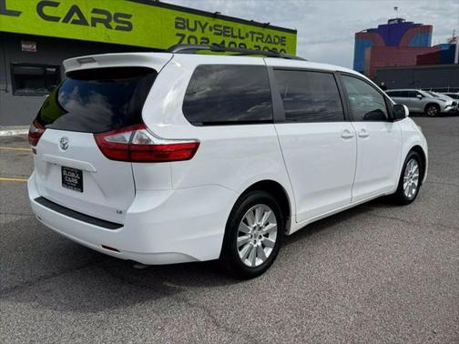 2015 Toyota Sienna LE