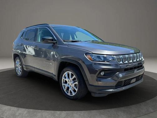 2022 Jeep Compass Latitude Lux