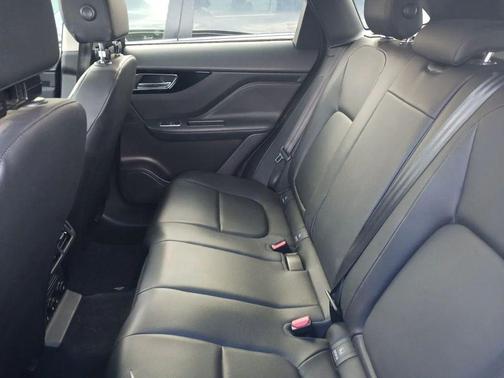 2019 Jaguar F-PACE 30t Premium