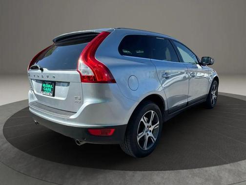 2012 Volvo XC60 T6 R-Design