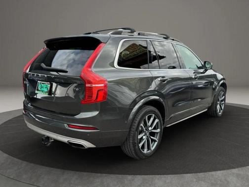 2018 Volvo XC90 T6 Momentum