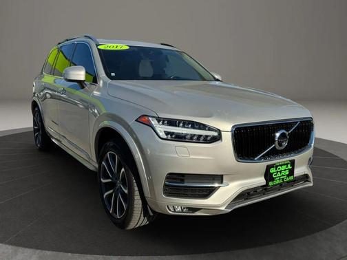 2017 Volvo XC90 T6 Momentum