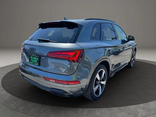Daytona Gray Pearl Effect 2022 Audi Q5 45 S line Premium Plus