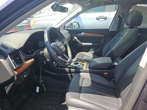 Daytona Gray Pearl Effect 2022 Audi Q5 45 S line Premium Plus