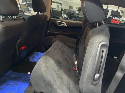 2015 Nissan Pathfinder SV