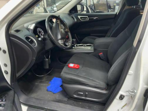 2015 Nissan Pathfinder SV