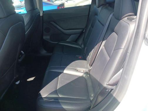 White 2022 Tesla Model Y Long Range Sport Utility 4D