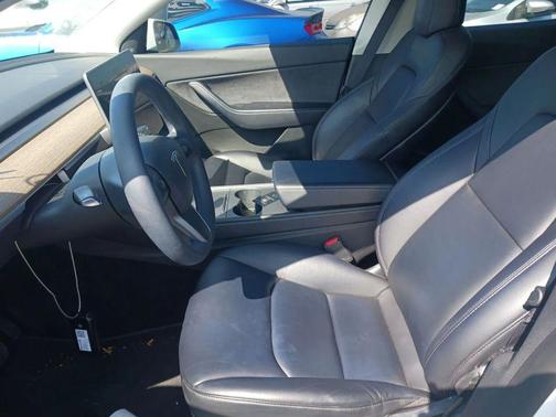 White 2022 Tesla Model Y Long Range Sport Utility 4D