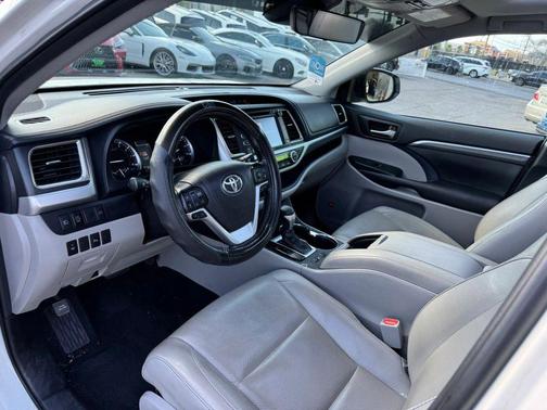 Blizzard Pearl 2019 Toyota Highlander Limited