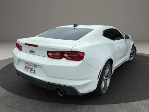 Summit White 2019 Chevrolet Camaro 1LT