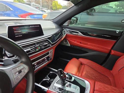 Alpine White 2020 BMW 750 i xDrive