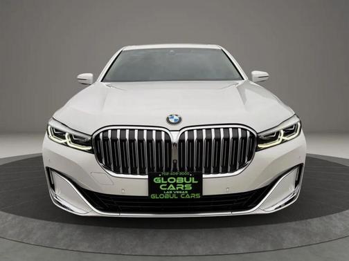 2022 BMW 740 i