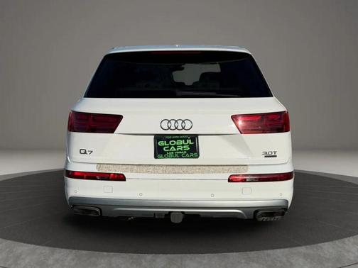 White 2017 Audi Q7 3.0T Premium
