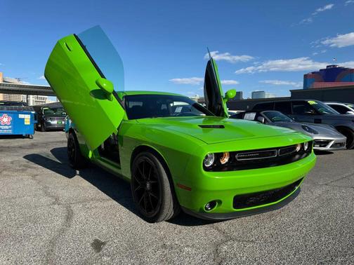 Green Go Clearcoat 2017 Dodge Challenger GT