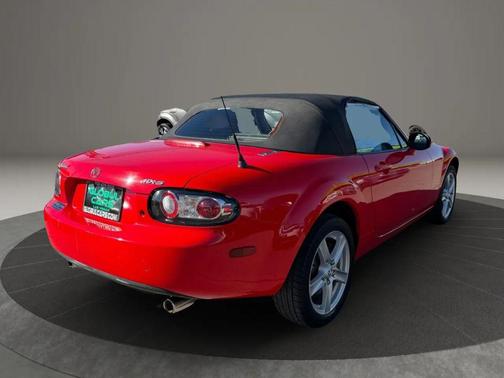 2006 Mazda MX-5 Miata Convertible 2D