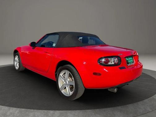 2006 Mazda MX-5 Miata Convertible 2D