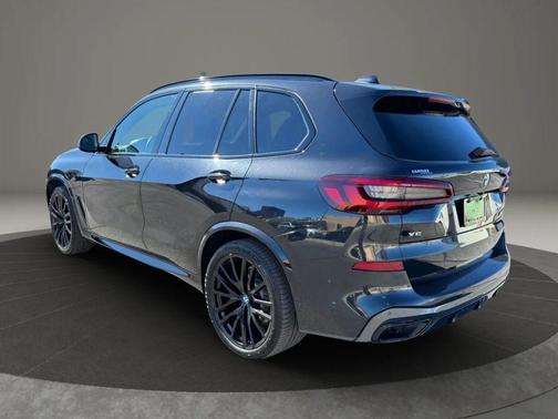 2022 BMW X5 M50i