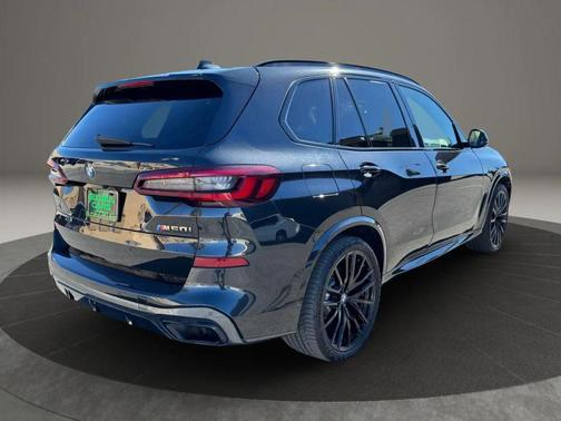 2022 BMW X5 M50i