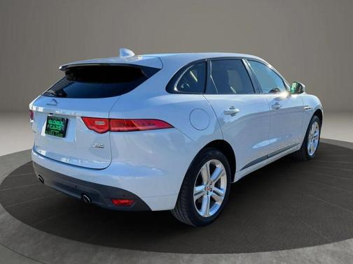 2017 Jaguar F-PACE 35t R-Sport