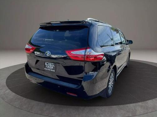 2018 Toyota Sienna XLE Premium