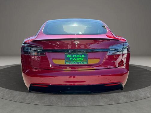2022 Tesla Model S Plaid