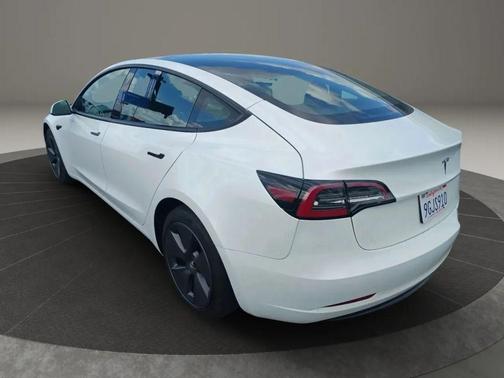 Pearl White Multi-Coat 2023 Tesla Model 3 Standard Range
