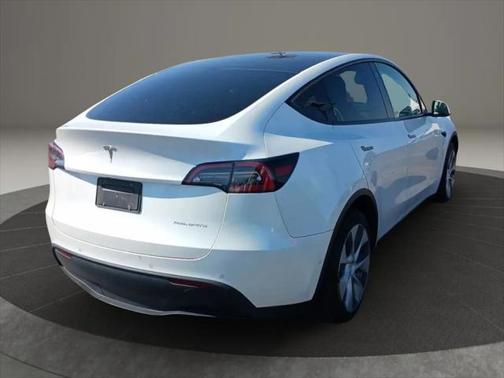 2022 Tesla Model Y Long Range Dual Motor All-Wheel Drive