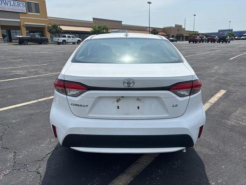 Super White 2021 Toyota Corolla LE