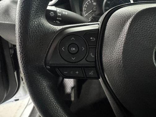 Super White 2021 Toyota Corolla LE