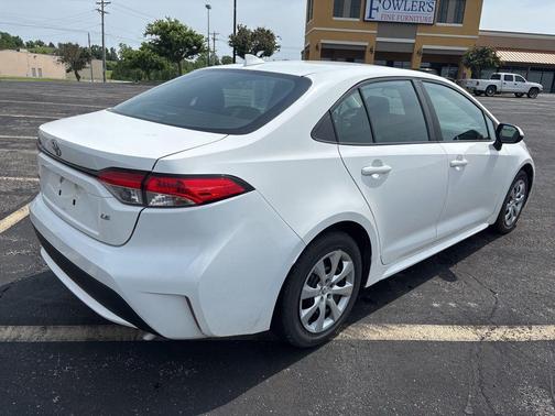 Super White 2021 Toyota Corolla LE
