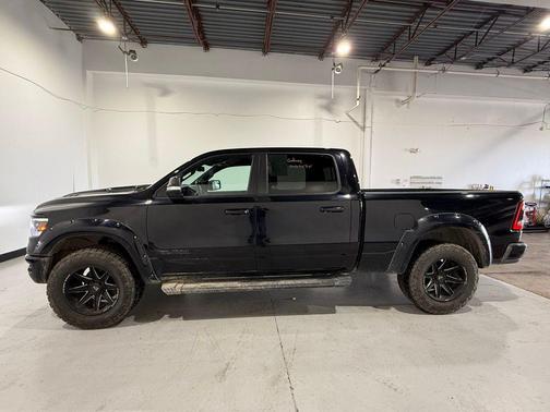 Diamond Black Crystal Pearlcoat 2020 RAM 1500 Rebel