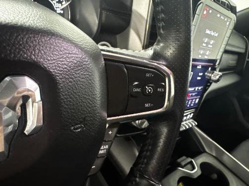 Diamond Black Crystal Pearlcoat 2020 RAM 1500 Rebel