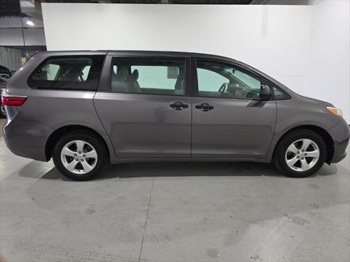 2015 Toyota Sienna L